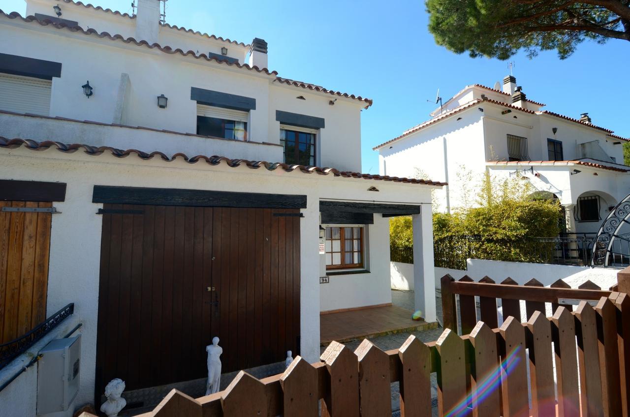 Villa Avinguda Montgo L' Escala Exterior foto